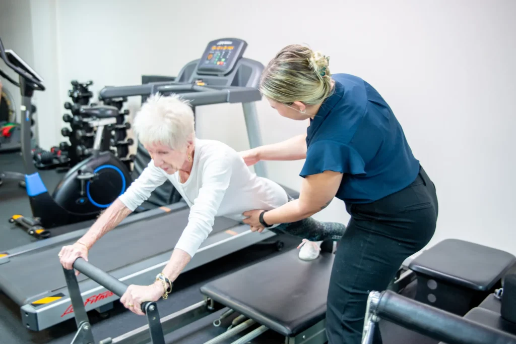 Exercise physiology on the treadmill with an older patient